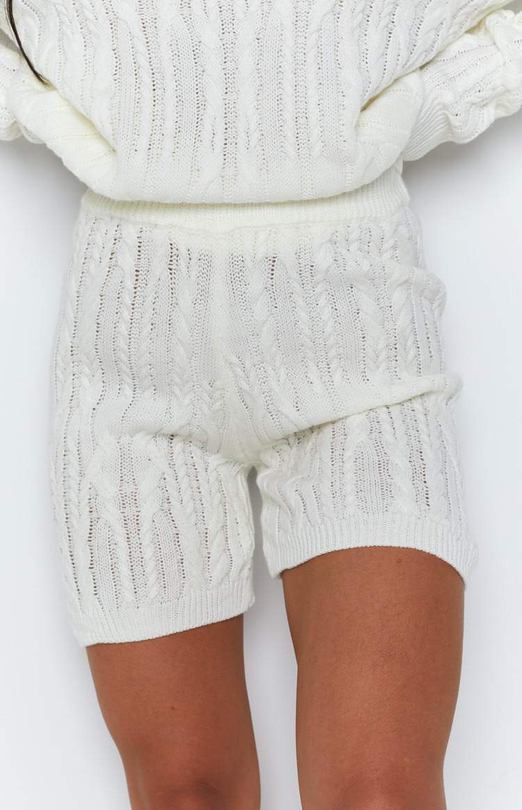 Capri Dream Shorts Cream-Vavasi.All Rights Reserved.