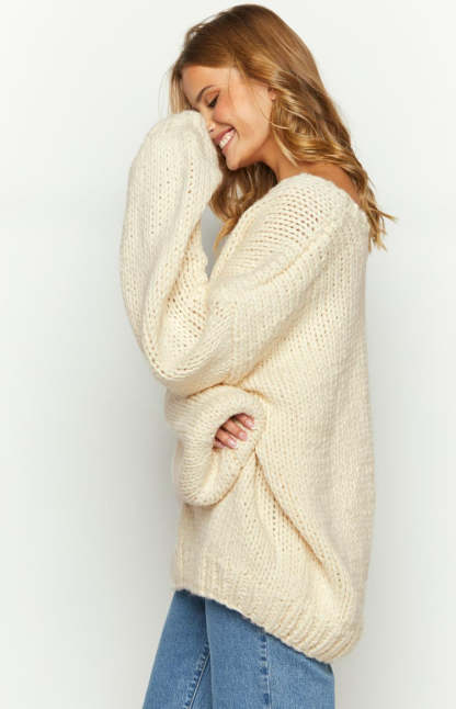 Delvey Cream Chunky Knit Sweater-Vavasi.All Rights Reserved.