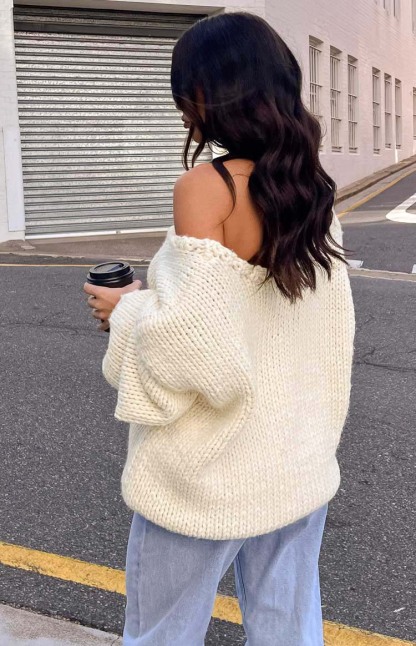 Delvey Cream Chunky Knit Sweater-Vavasi.All Rights Reserved.