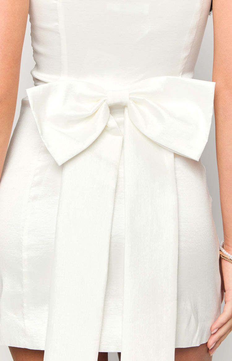 Frosting White Strapless Mini Dress-Vavasi.All Rights Reserved.