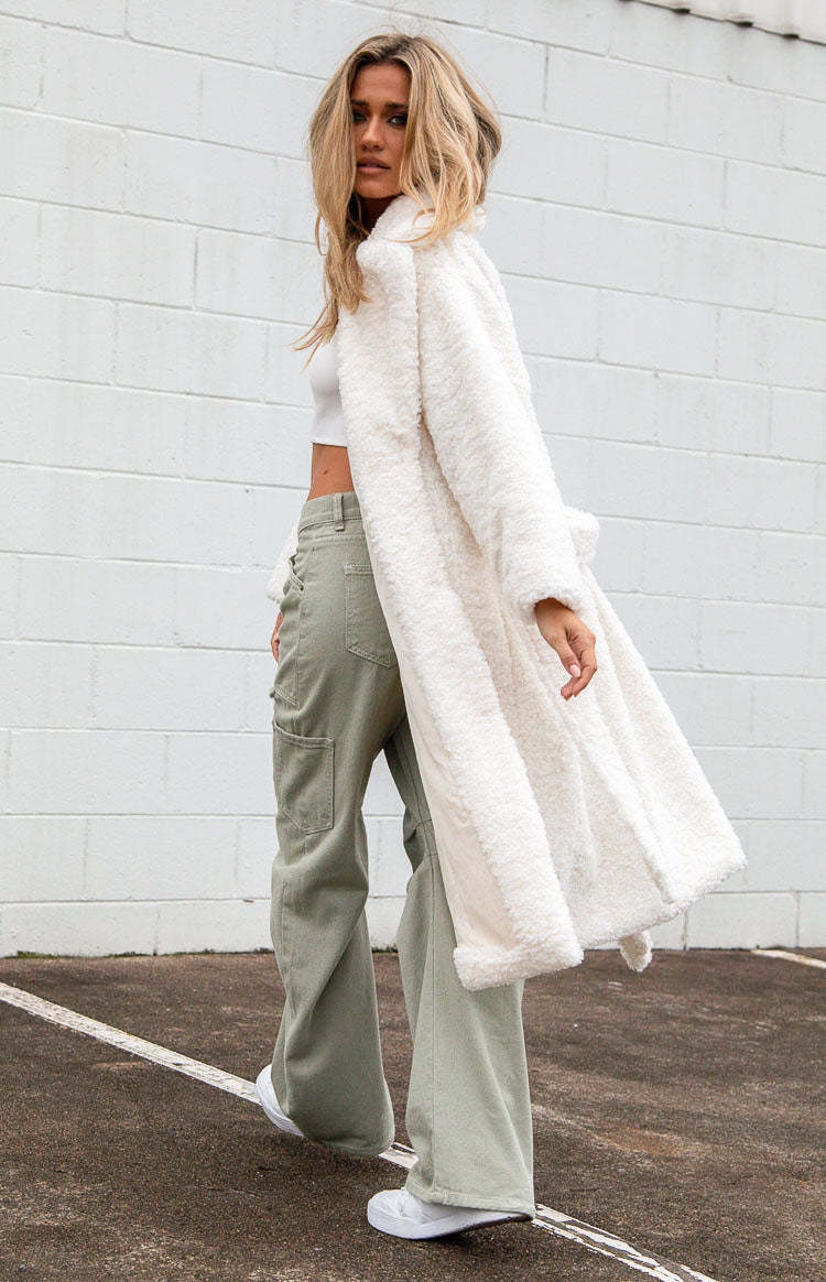 Harlen White Teddy Coat-Vavasi.All Rights Reserved.