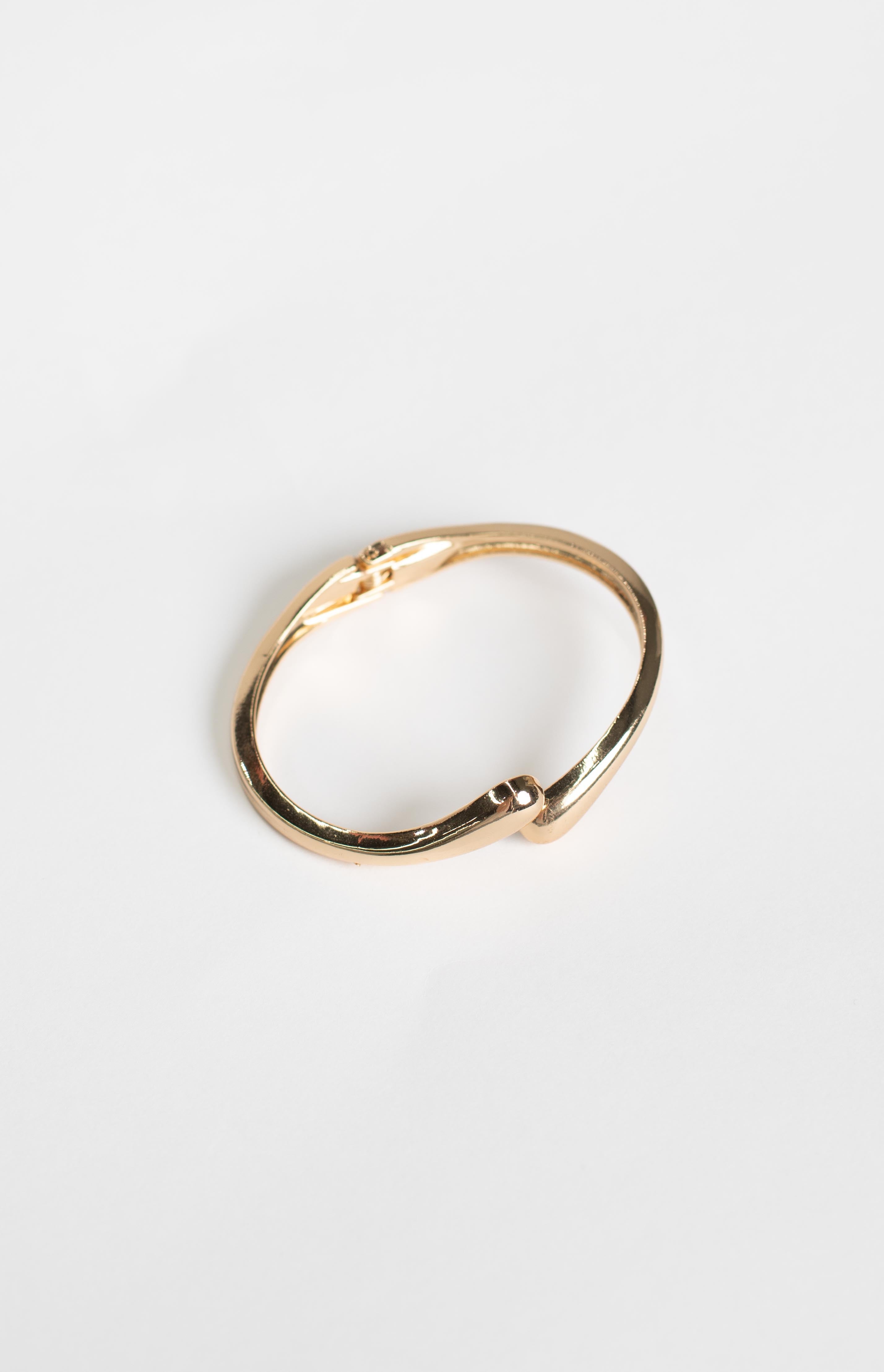 Juno Gold Cuff Bracelet-Vavasi.All Rights Reserved.