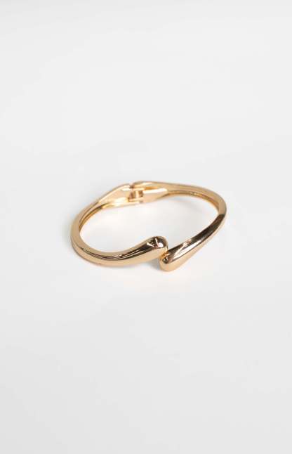 Juno Gold Cuff Bracelet-Vavasi.All Rights Reserved.