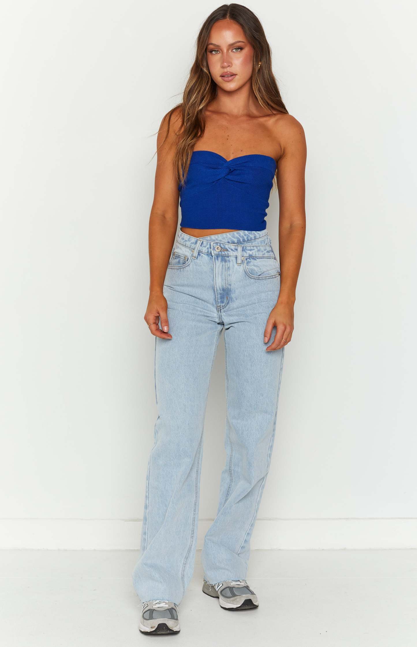 Kansis Light Blue Uneven Waist Jeans-Vavasi.All Rights Reserved.