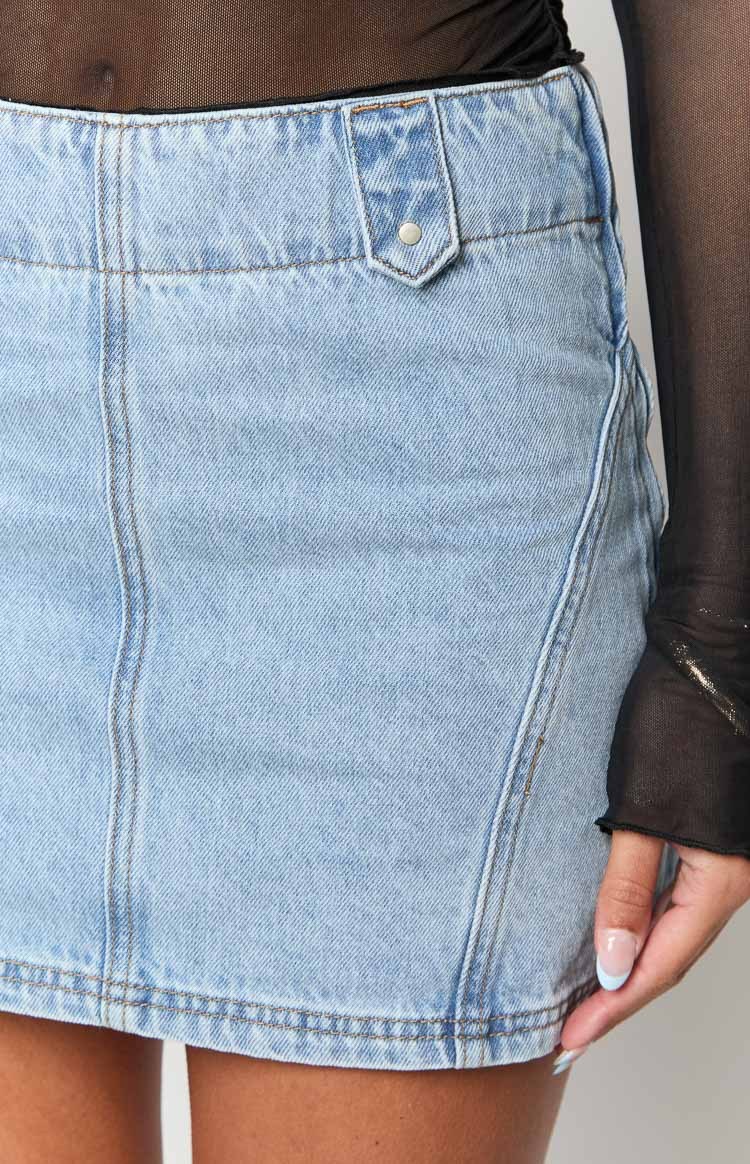 Kole Light Wash Denim Mini Skirt-Vavasi.All Rights Reserved.
