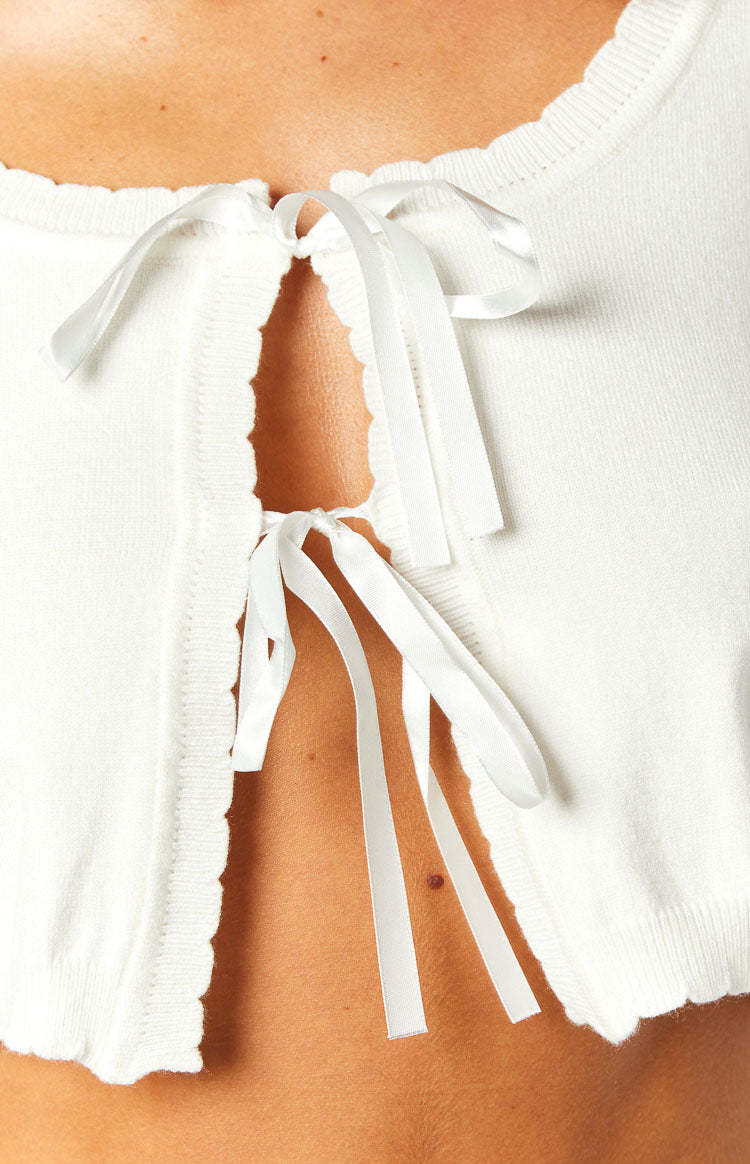 Liam White Long Sleeve Crop Top-Vavasi.All Rights Reserved.