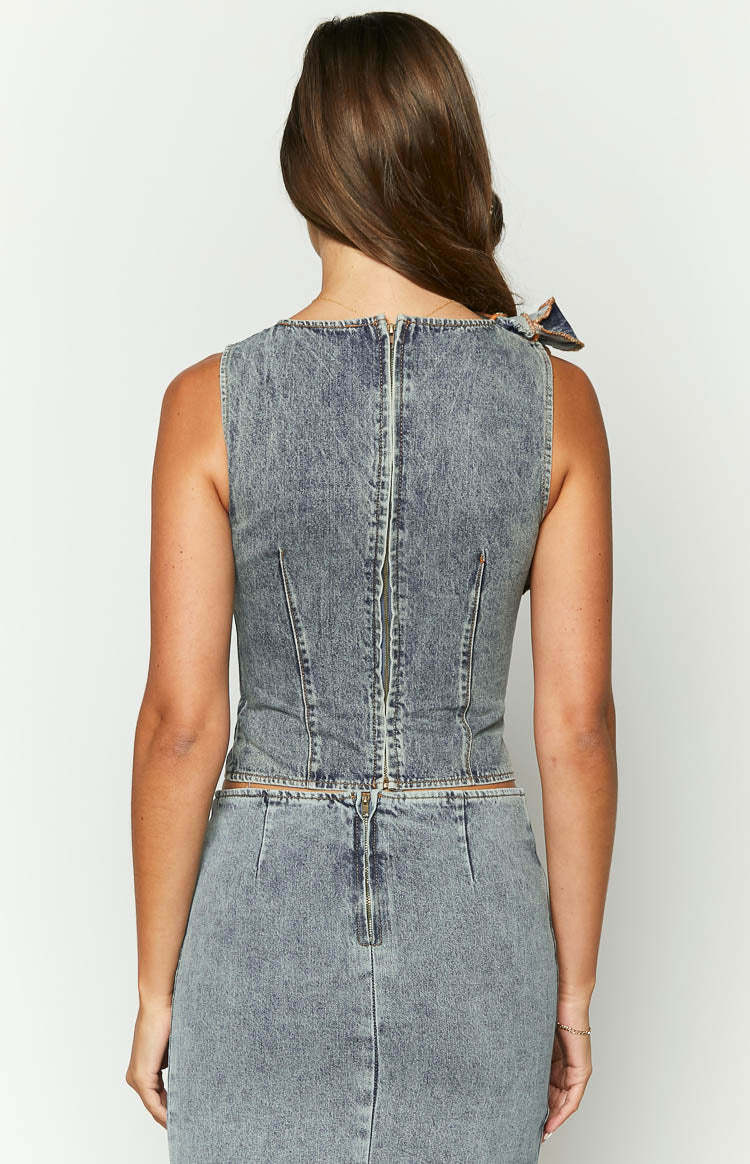 Lioness Rendezvous Faded Denim Top-Vavasi.All Rights Reserved.