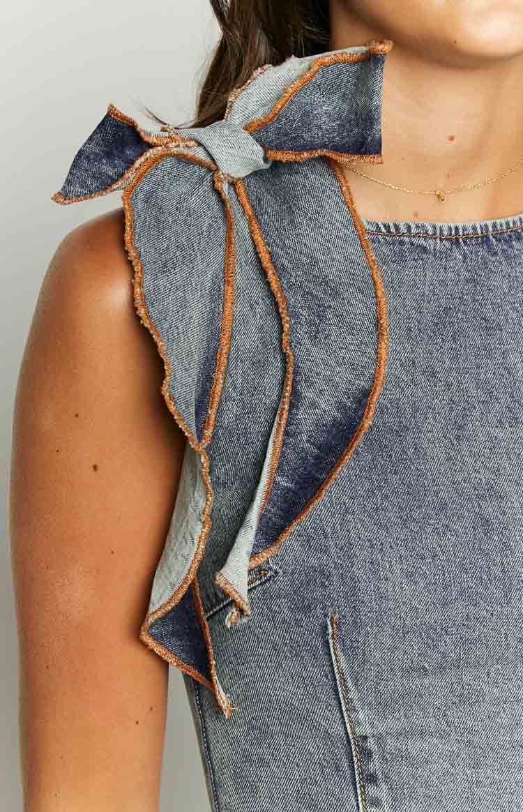 Lioness Rendezvous Faded Denim Top-Vavasi.All Rights Reserved.