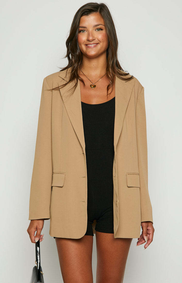 Logan Tan Oversized Blazer-Vavasi.All Rights Reserved.