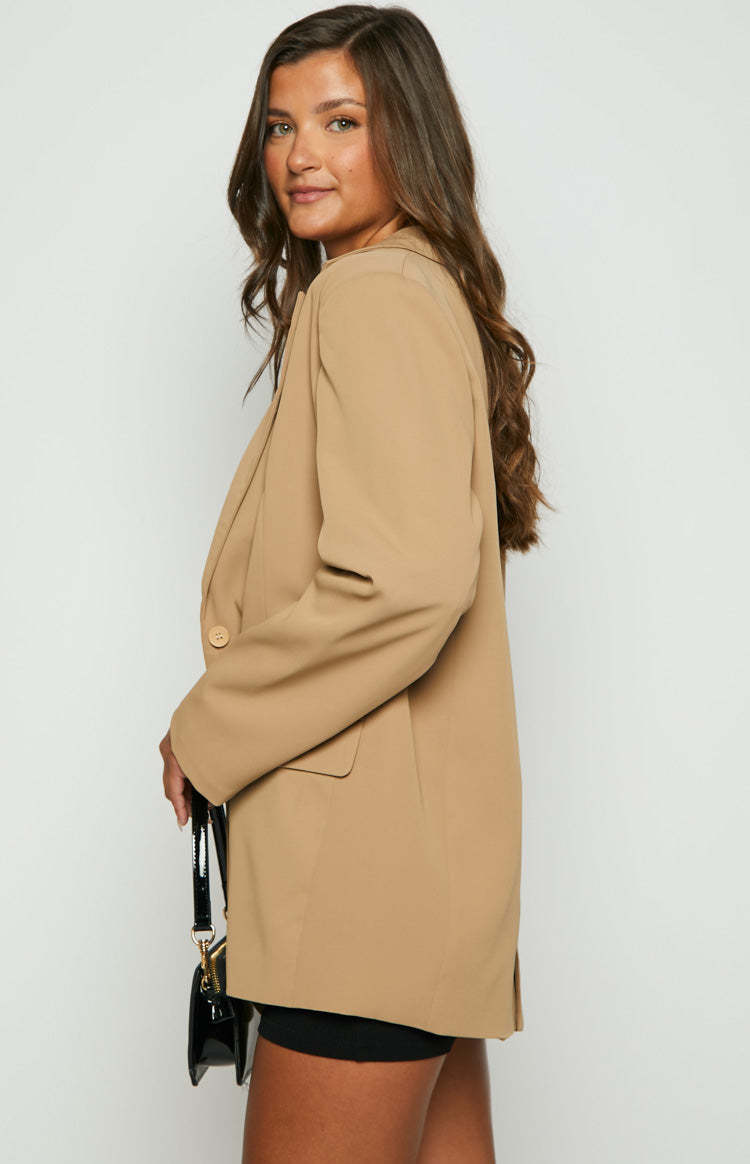 Logan Tan Oversized Blazer-Vavasi.All Rights Reserved.