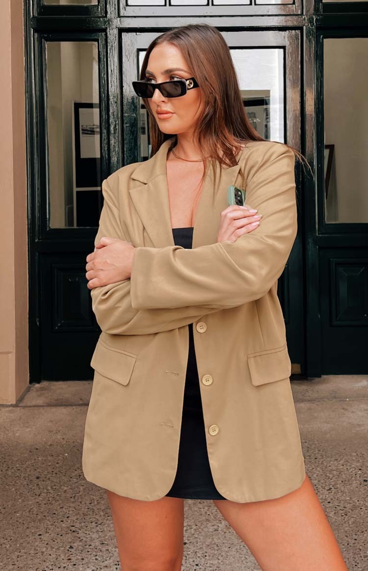 Logan Tan Oversized Blazer-Vavasi.All Rights Reserved.