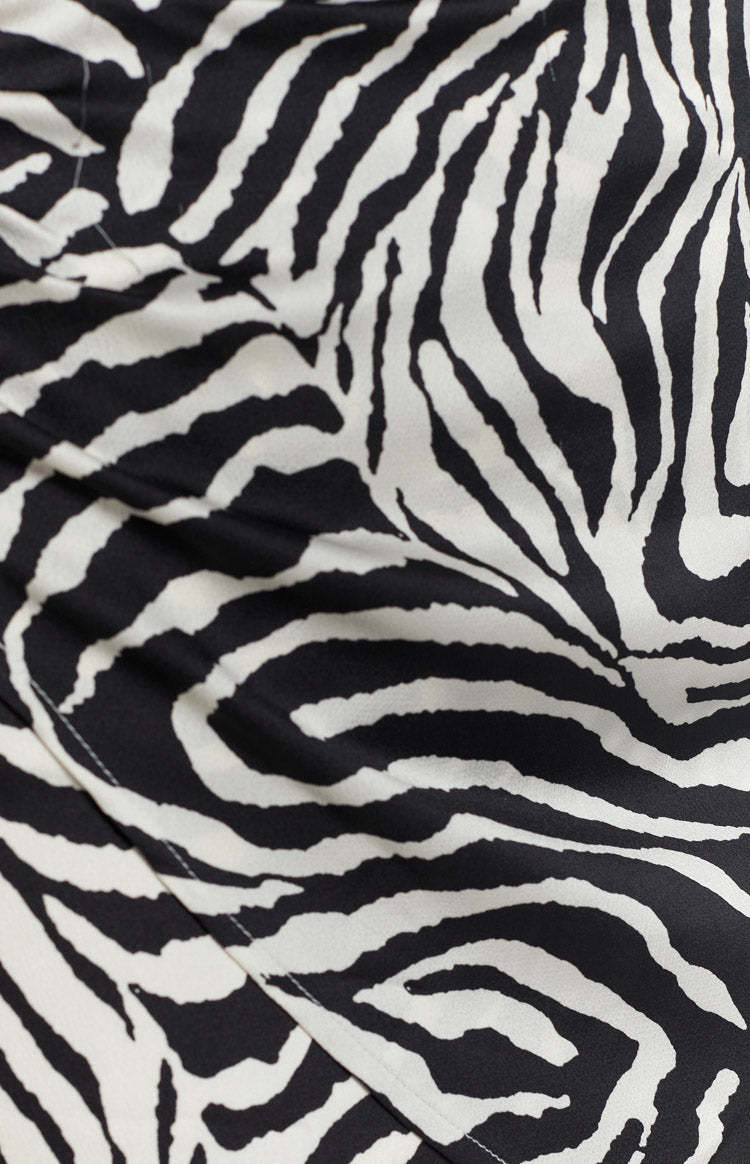 Niomi Wrap Skirt Zebra-Vavasi.All Rights Reserved.