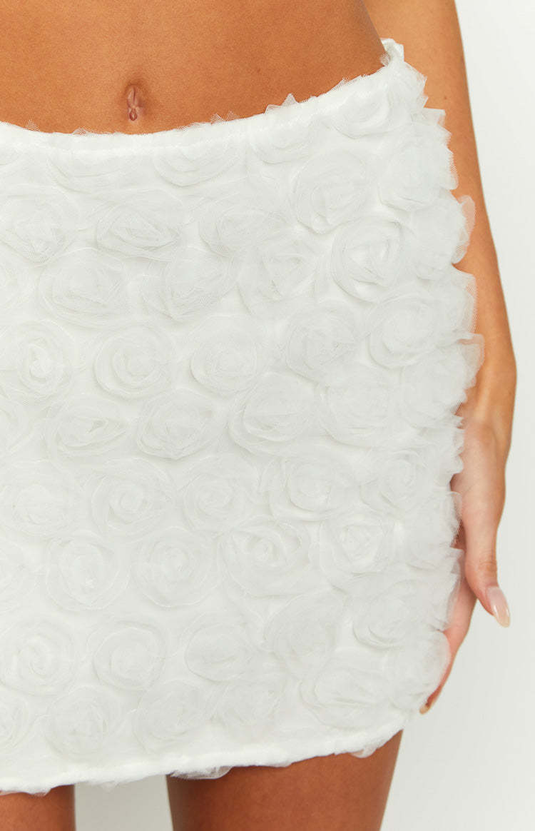 Roaslie White Mini Skirt-Vavasi.All Rights Reserved.
