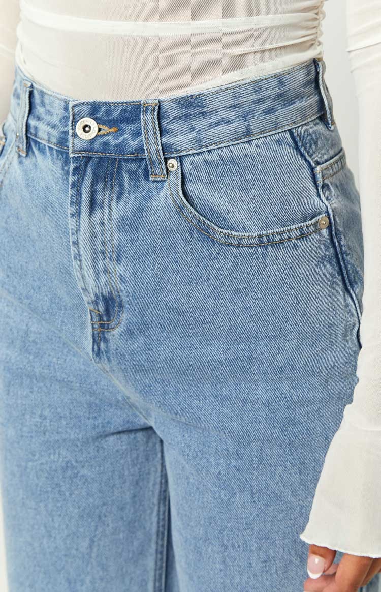 Ronnie Light Wash Denim Straight Leg Jeans-Vavasi.All Rights Reserved.