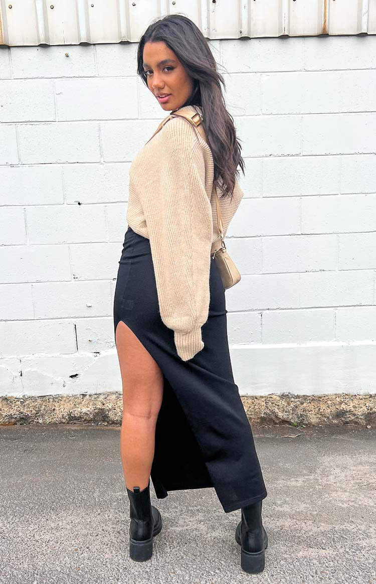 Sara Black Knit Midi Skirt-Vavasi.All Rights Reserved.
