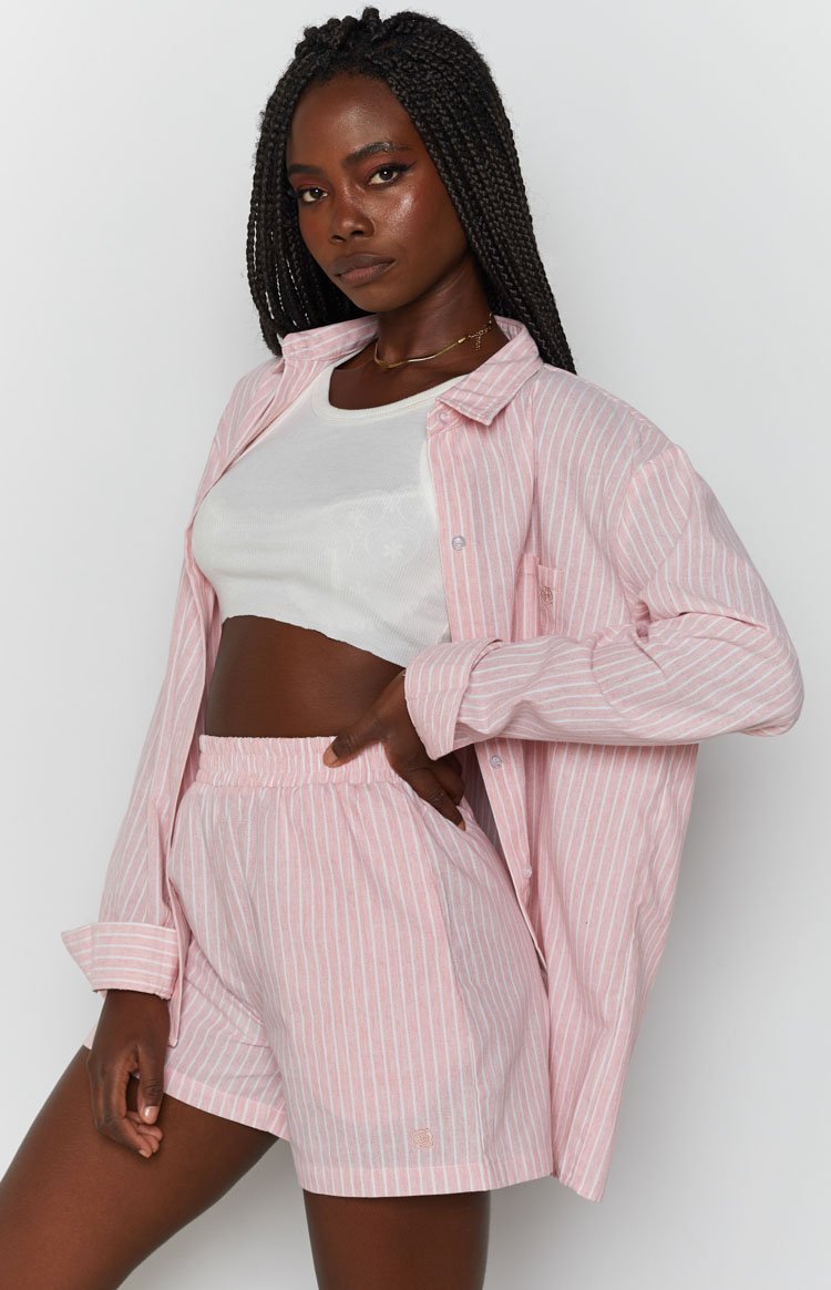 The Sarah Shorts Pink Pinstripe-Vavasi.All Rights Reserved.