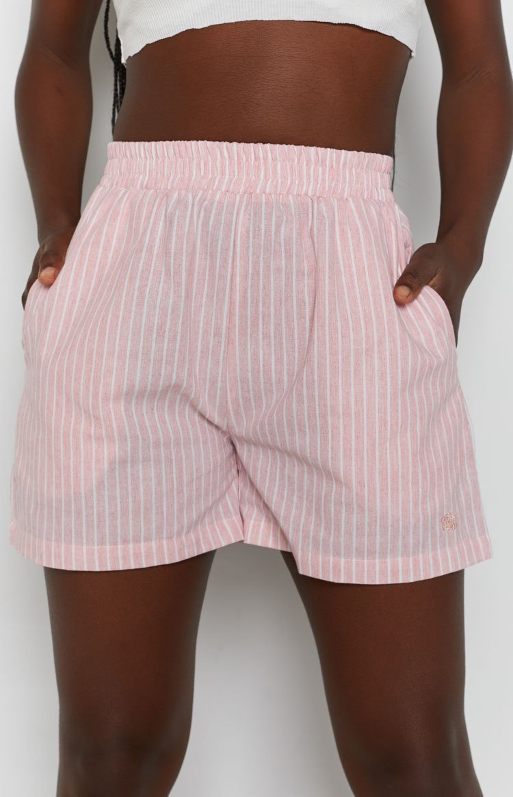 The Sarah Shorts Pink Pinstripe-Vavasi.All Rights Reserved.