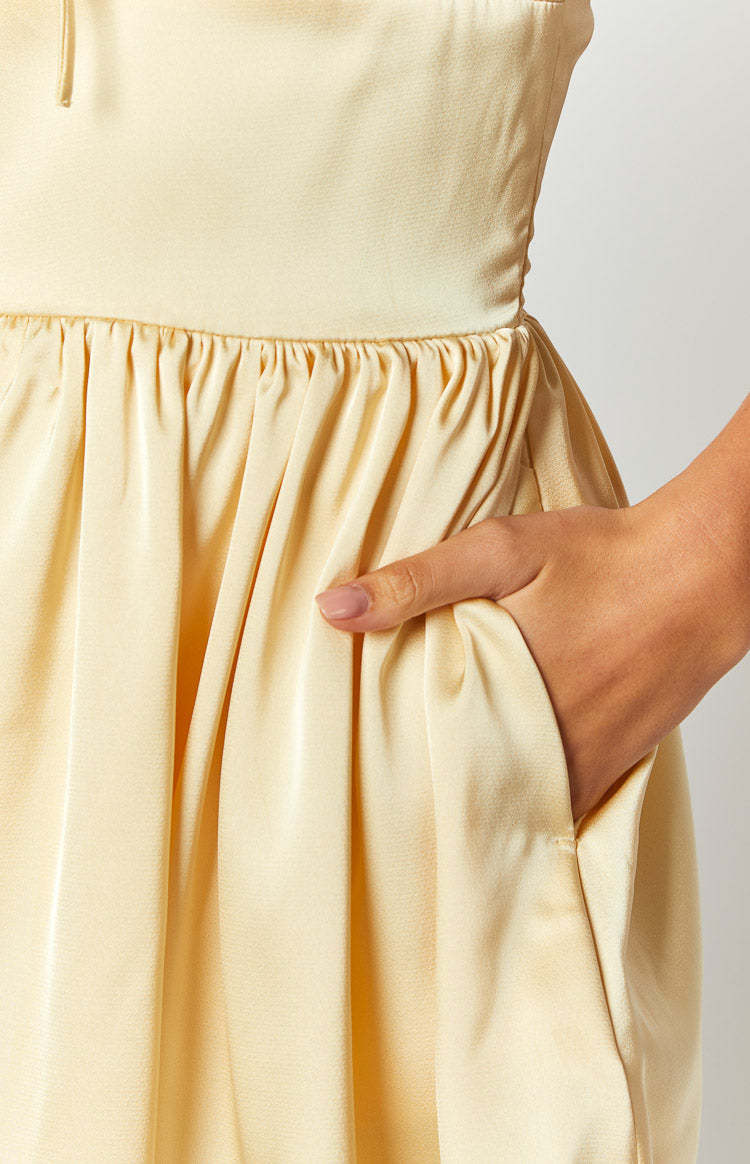 Sommer Yellow Mini Dress-Vavasi.All Rights Reserved.