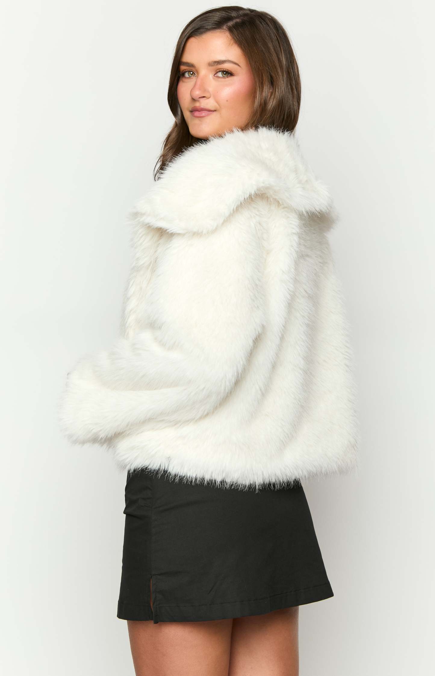 Sophie Cream Faux Fur Jacket-Vavasi.All Rights Reserved.