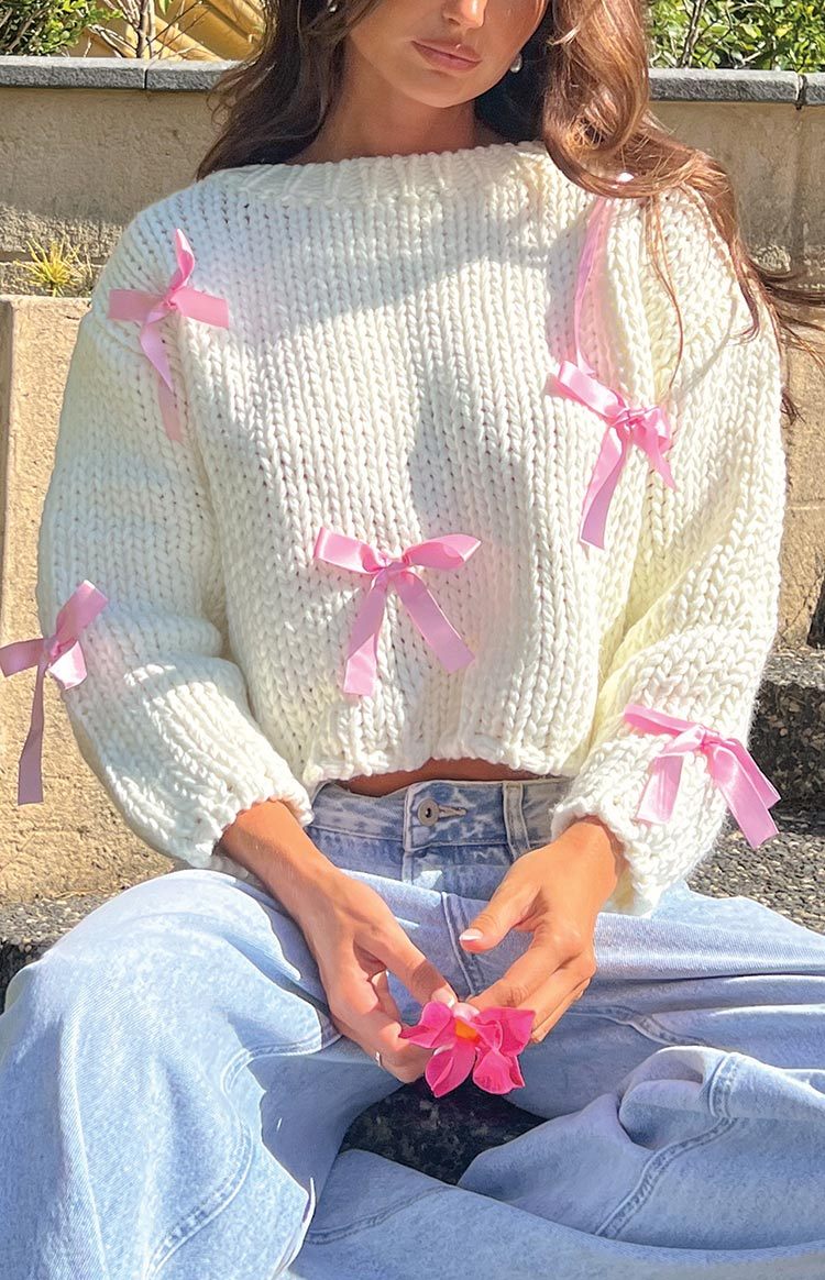 Sweetheart Stitch Bow White Sweater-Vavasi.All Rights Reserved.