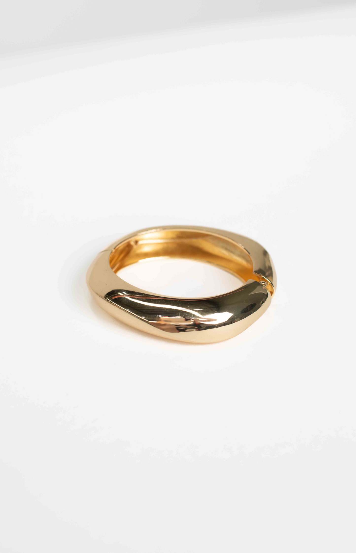 Tess Gold Cuff Bracelet-Vavasi.All Rights Reserved.