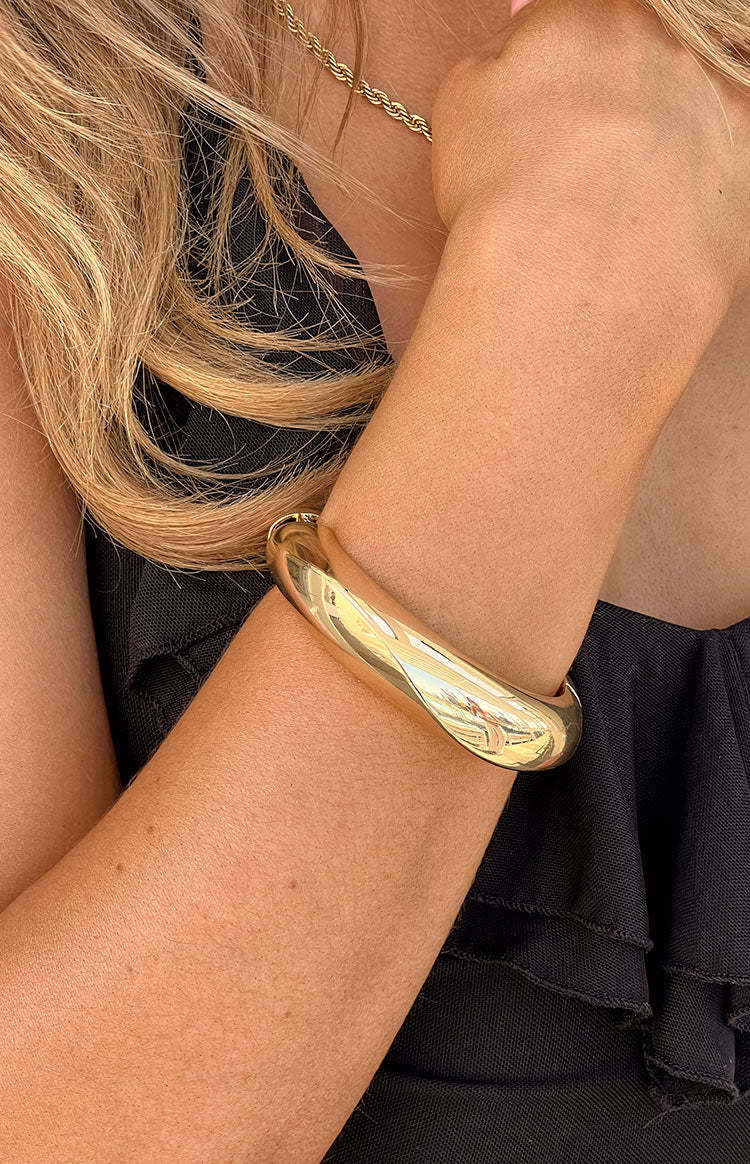 Tess Gold Cuff Bracelet-Vavasi.All Rights Reserved.