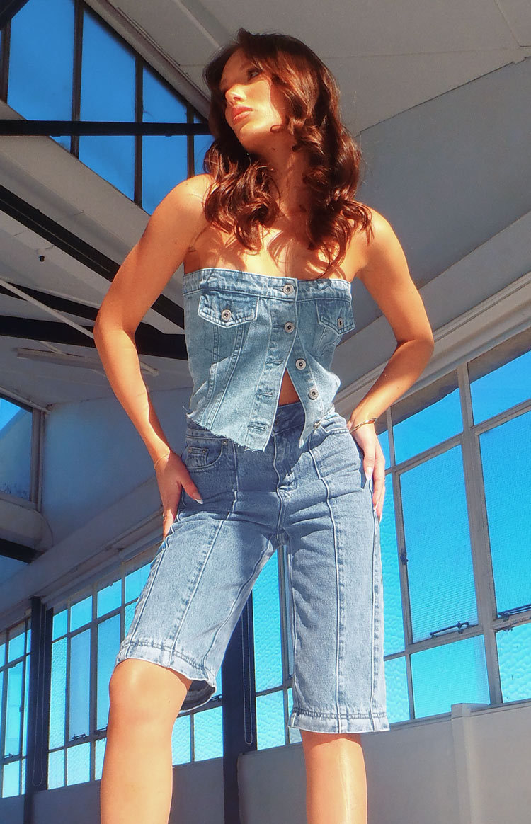 The Phoebe Mid Wash Denim Jeans to Jorts-Vavasi.All Rights Reserved.
