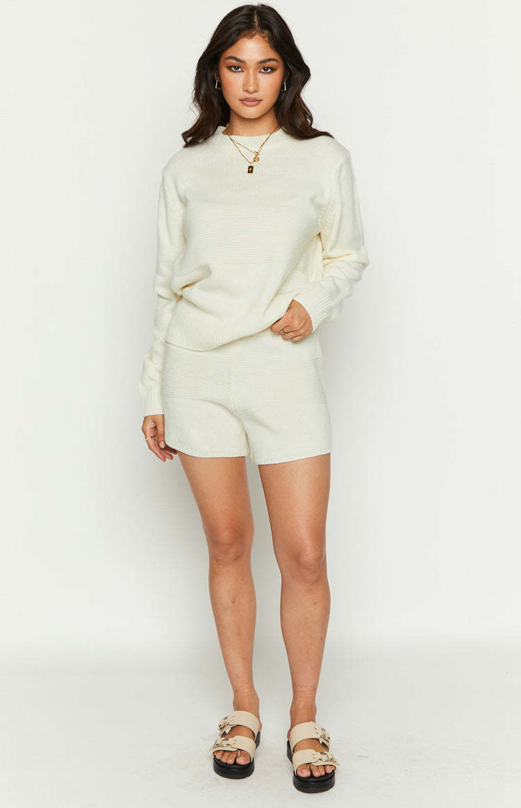 Winslee White Knit Shorts-Vavasi.All Rights Reserved.