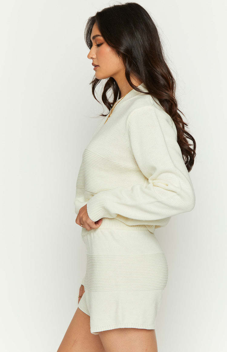 Winslee White Knit Shorts-Vavasi.All Rights Reserved.