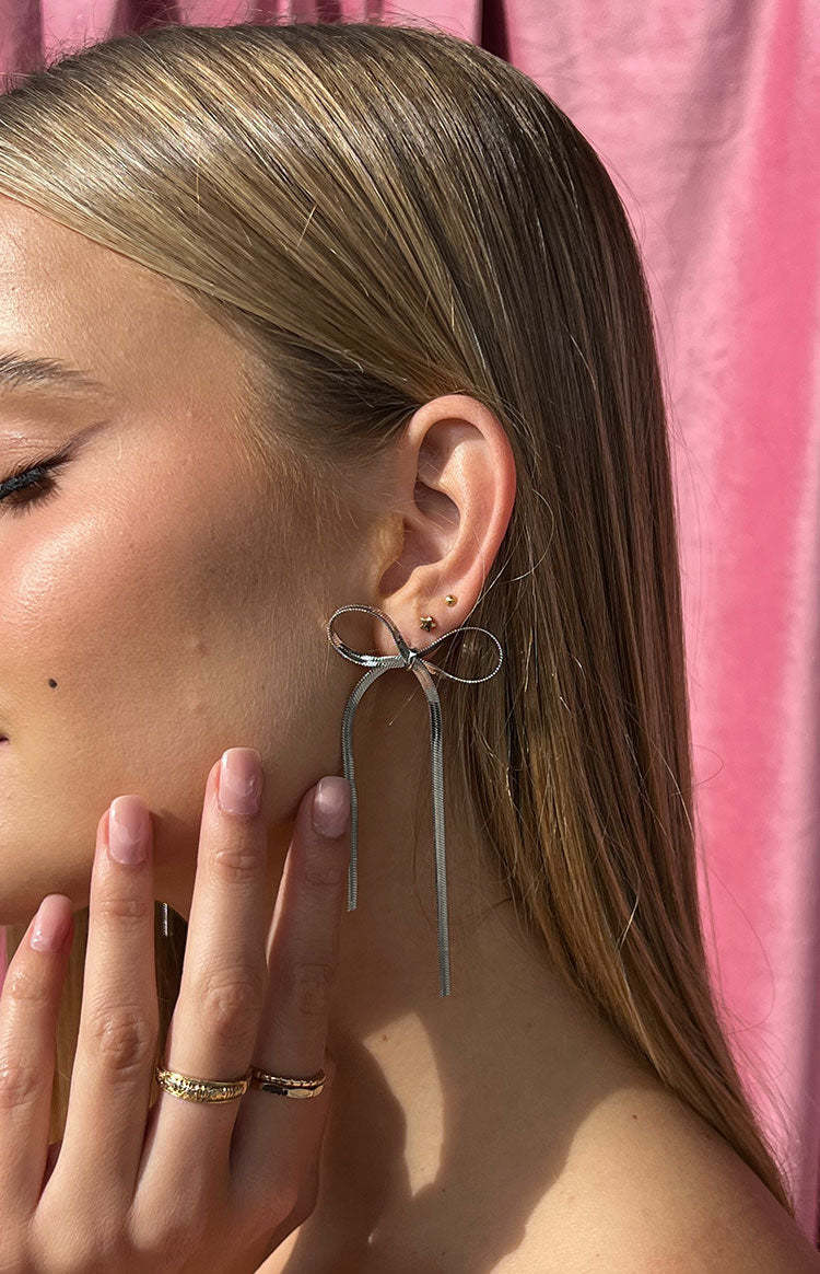 Zenith Silver Bow Earrings-Vavasi.All Rights Reserved.