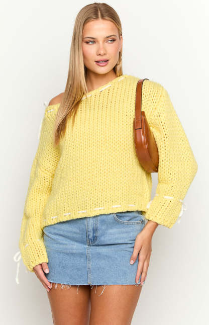 Bea Yellow Sweater-Vavasi.All Rights Reserved.
