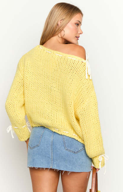 Bea Yellow Sweater-Vavasi.All Rights Reserved.