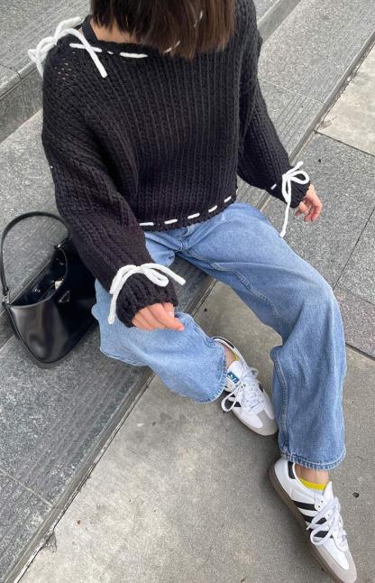 Bea Black Sweater-Vavasi.All Rights Reserved.