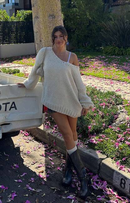 Delvey Cream Chunky Knit Sweater-Vavasi.All Rights Reserved.