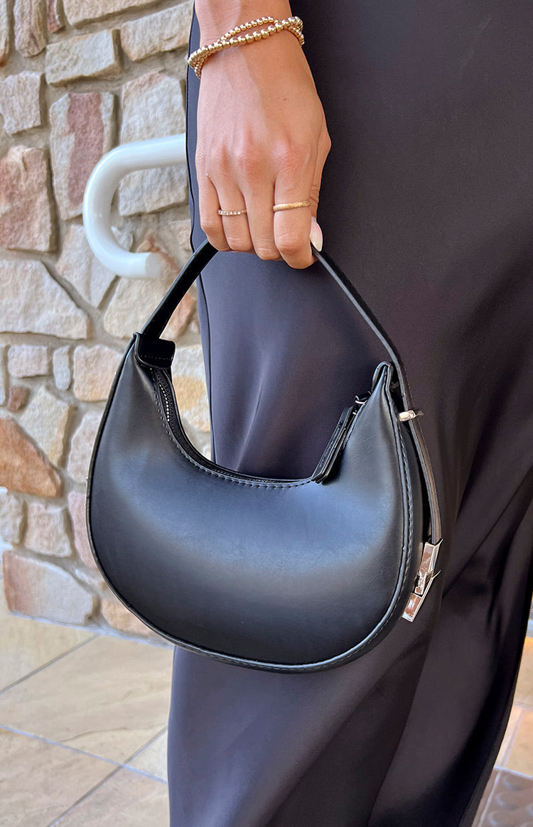 Ellisa Black Shoulder Bag-Vavasi.All Rights Reserved.