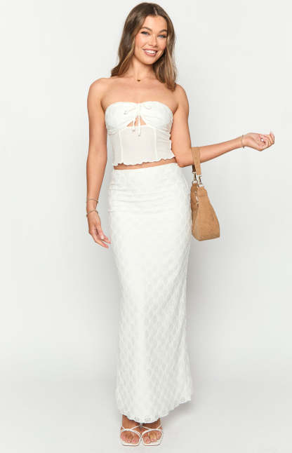 Rilee White Strapless Crop Top-Vavasi.All Rights Reserved.