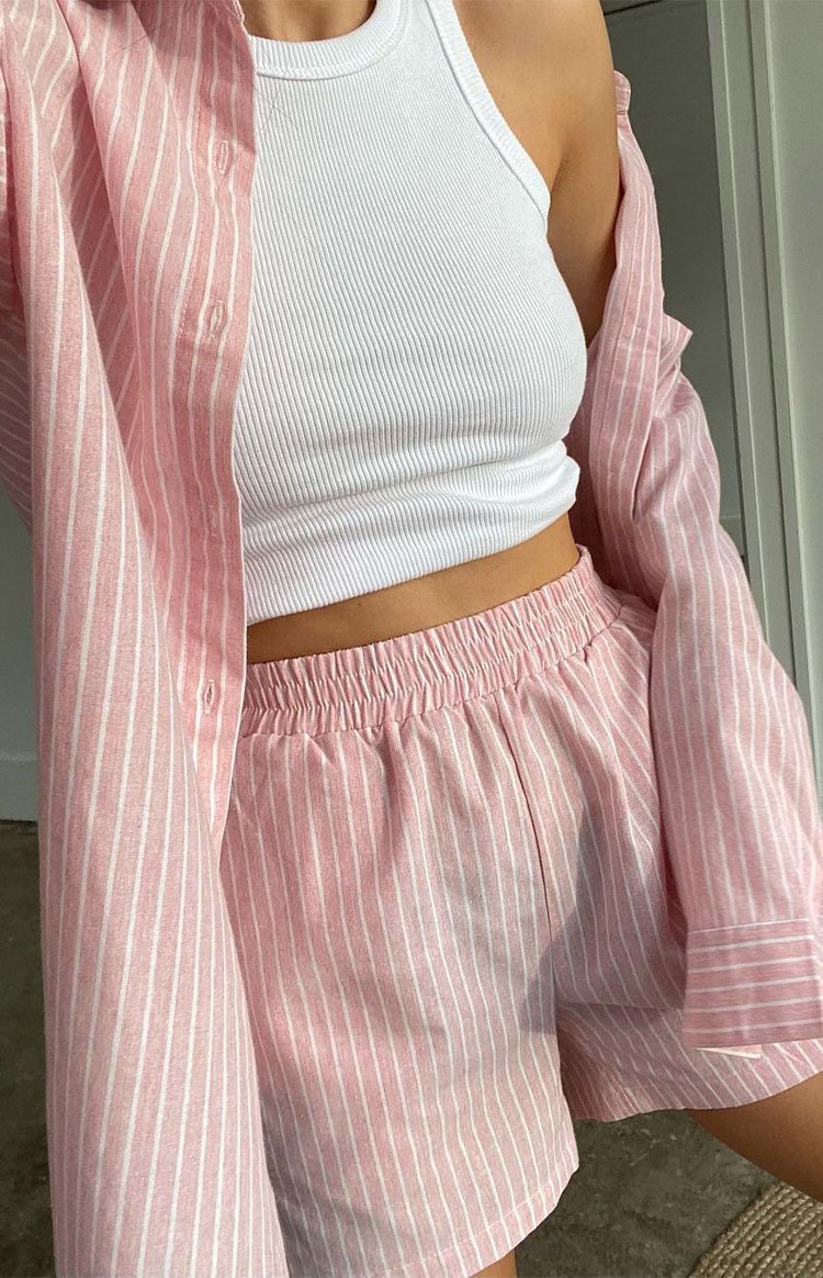 The Sarah Shorts Pink Pinstripe-Vavasi.All Rights Reserved.