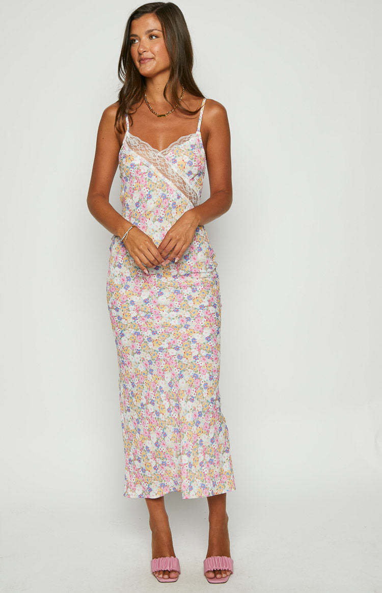 The Exclusive White Floral Lace Maxi Dress-Vavasi.All Rights Reserved.