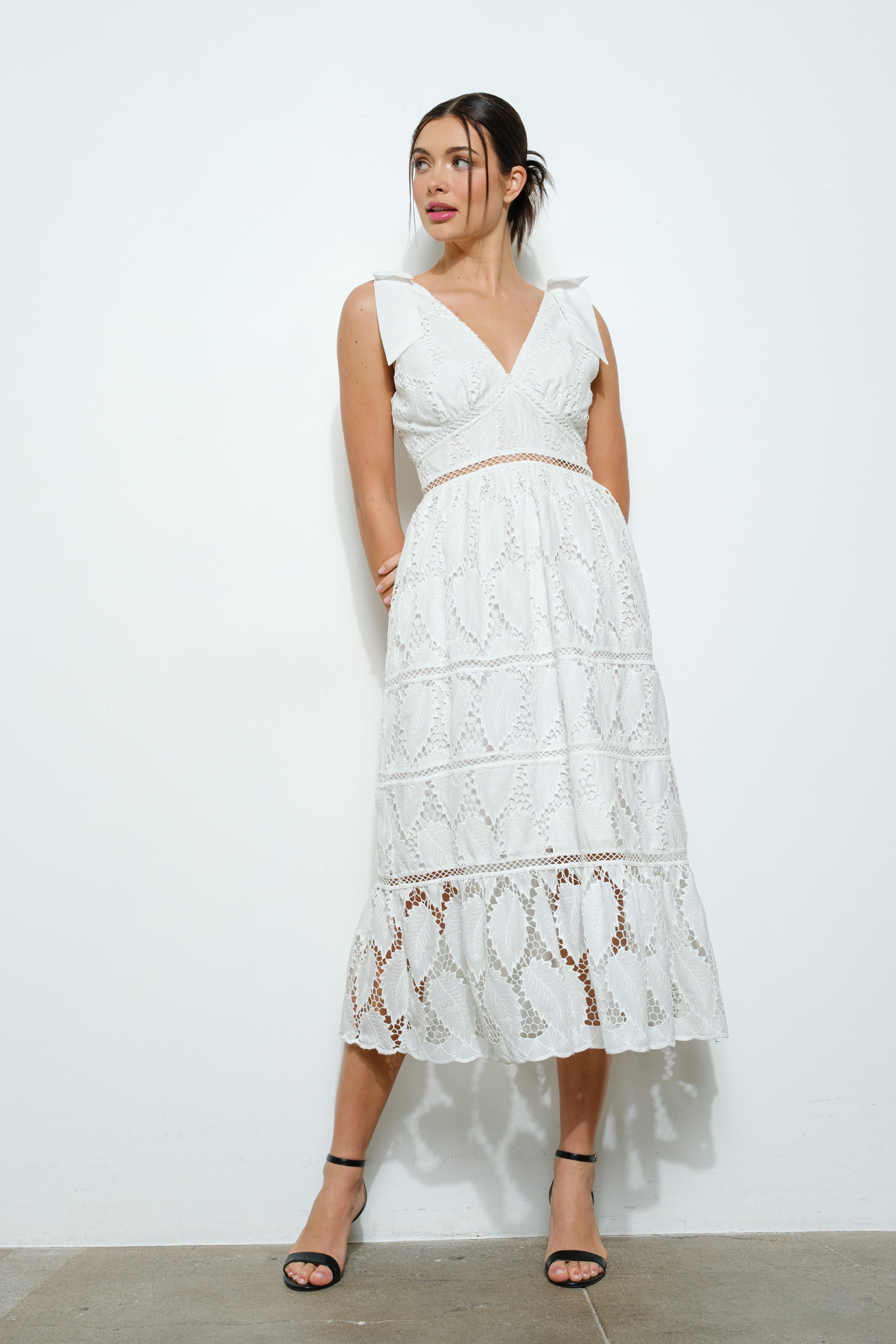 Lace Ribbon Accent Sleeveless Midi Dress #23558090