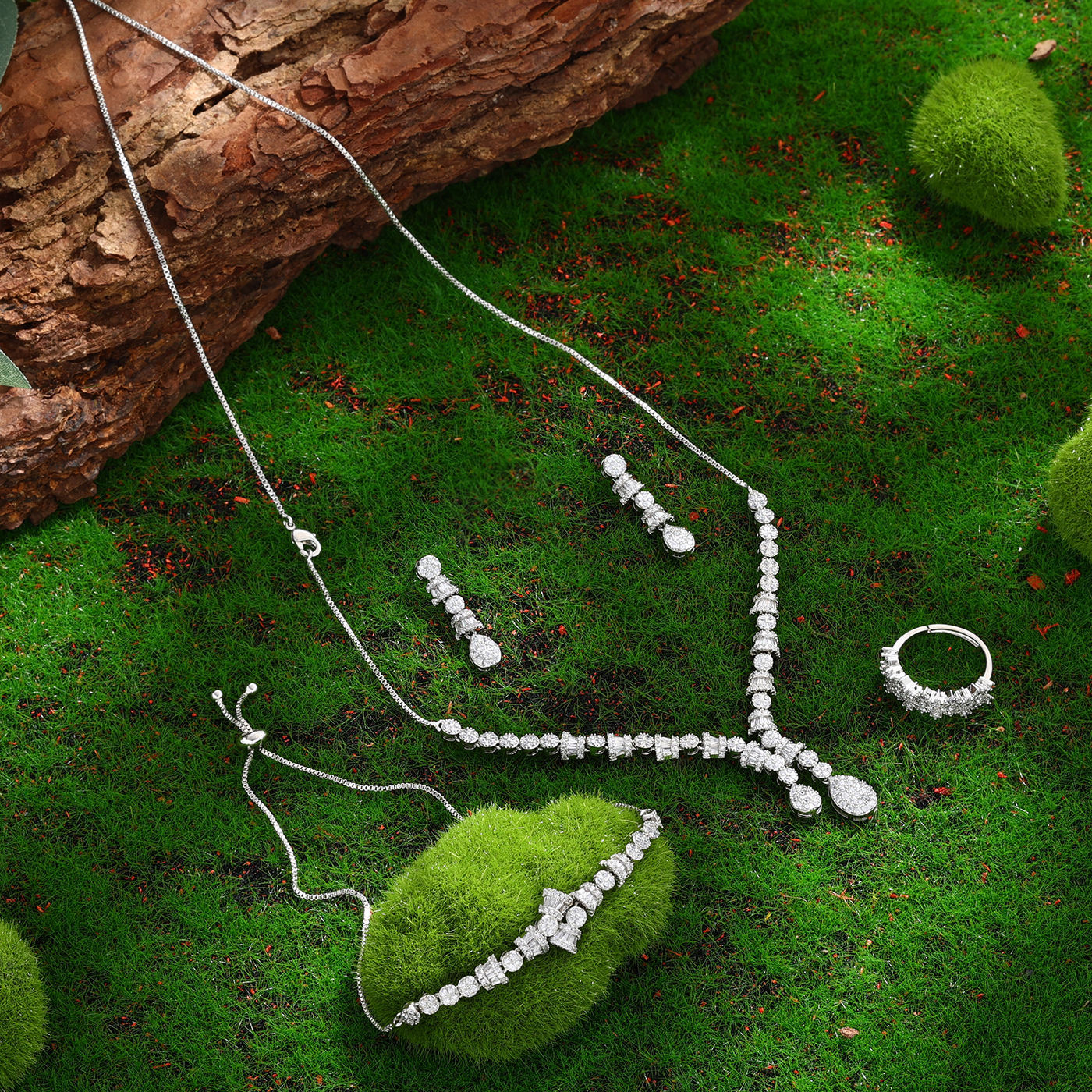 Fashion Ladies /Bridal V-shaped Shiny Zircon Jewelry Sets #JEWLY037