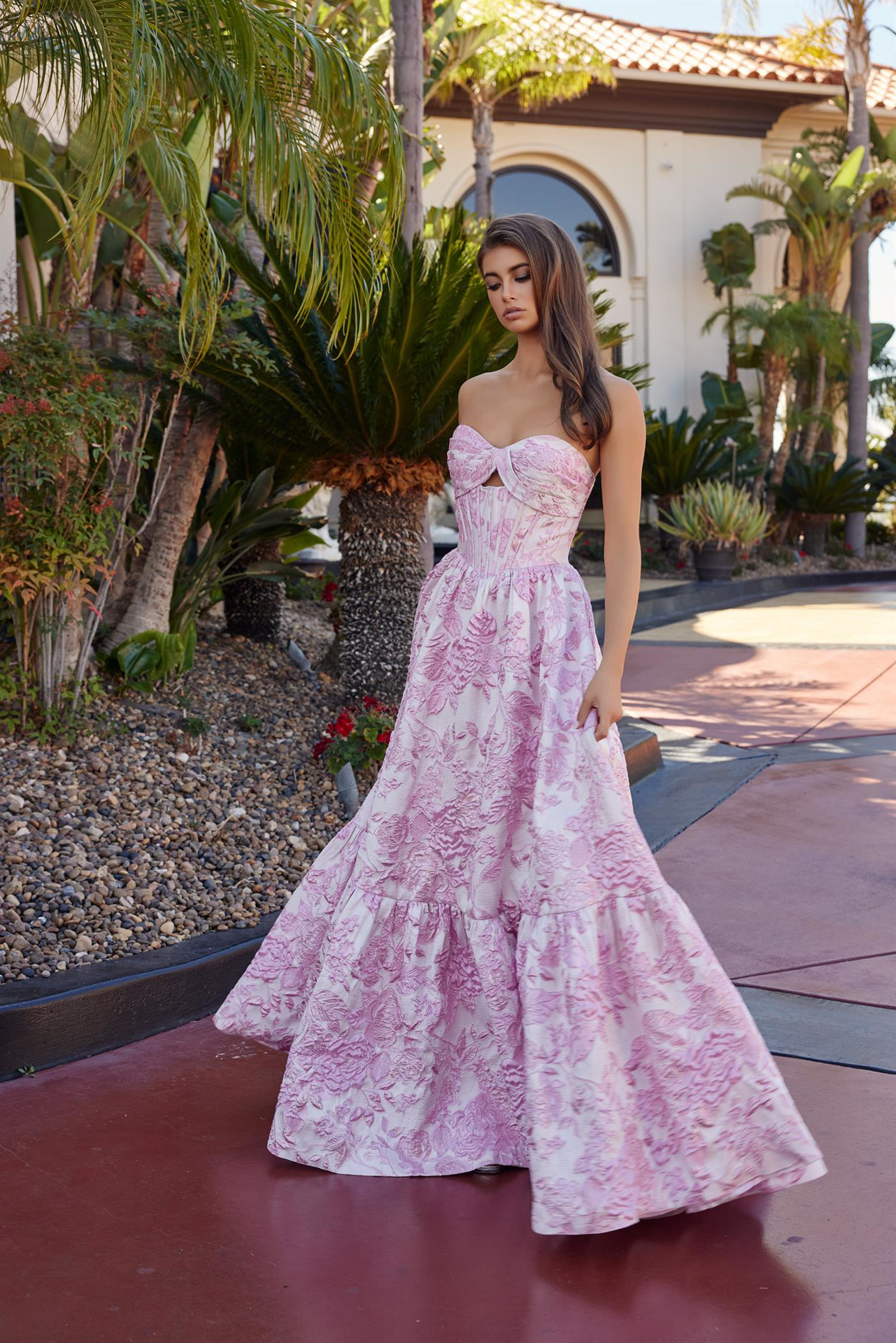 Ball Gown Dress Jacquard Material With A Semi-Sweetheart Bust Prom Dress #T1923