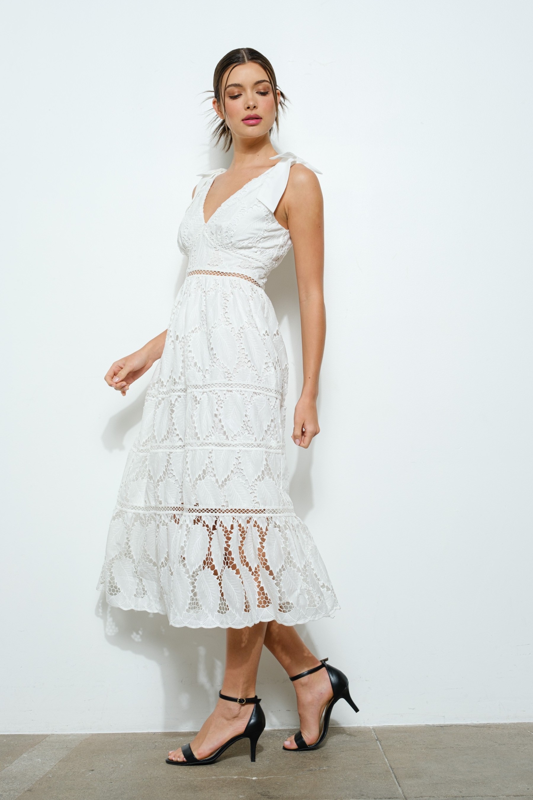 Lace Ribbon Accent Sleeveless Midi Dress #23558090
