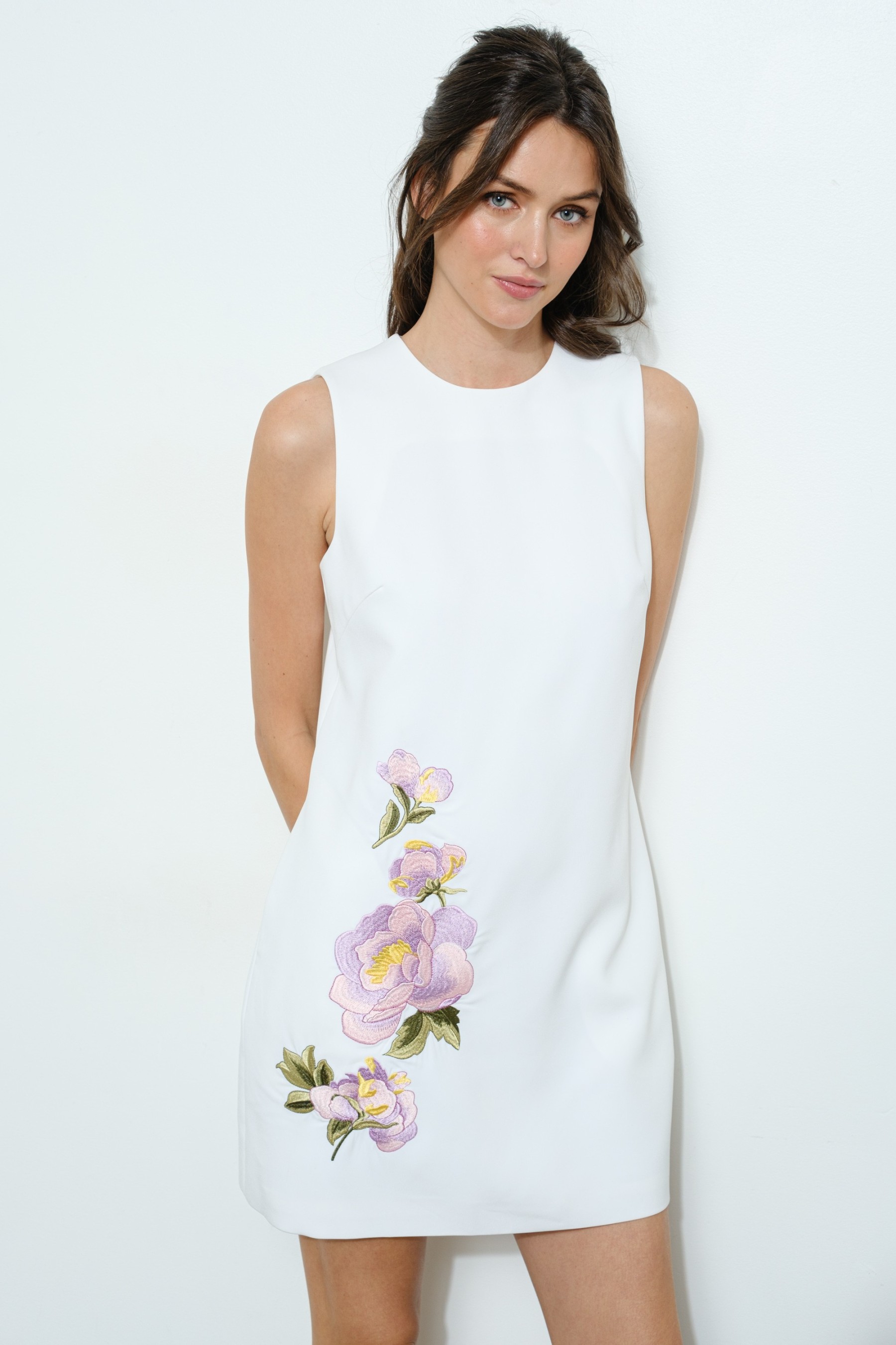 Floral Embroidered Sleeveless Shift Dress #23705178