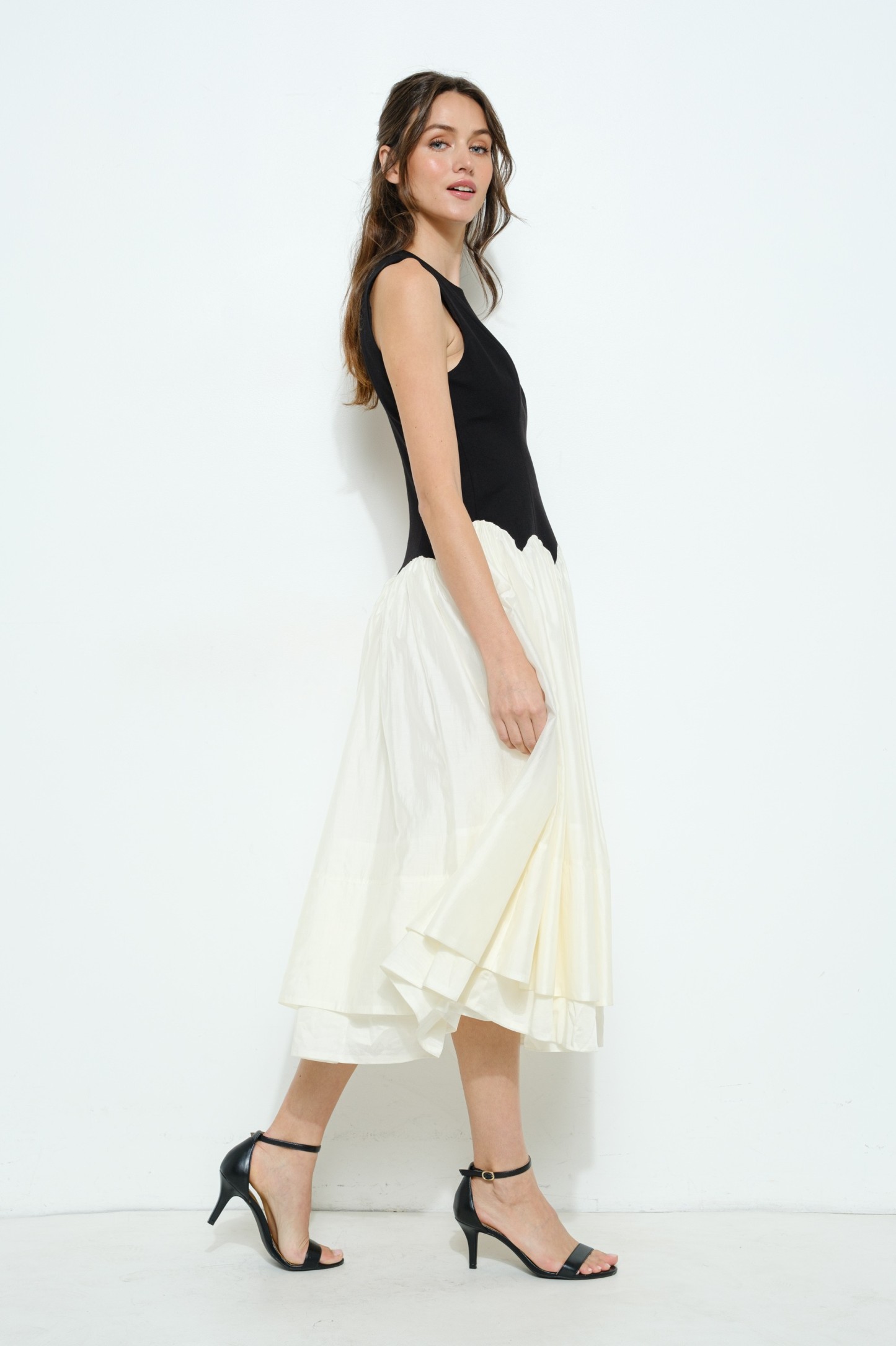 Scalloped Contrast Fit And Flare Midi Dress #23654382