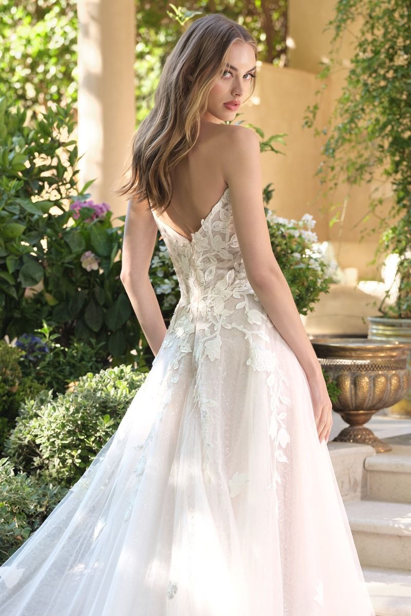 Romantic Strapless Illusion Plunge V-Neck 3d Floral Lace Wedding Dress #WL070