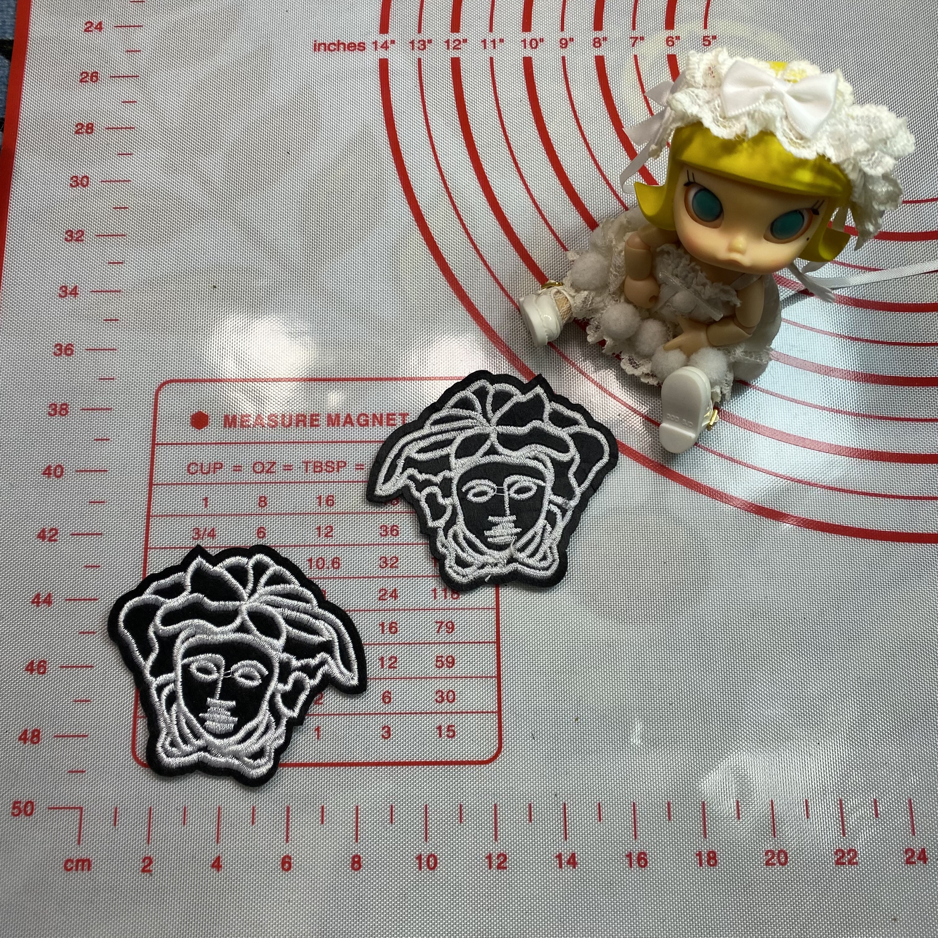 Medium (Sewing) Versace Round Avatar logo Patches  