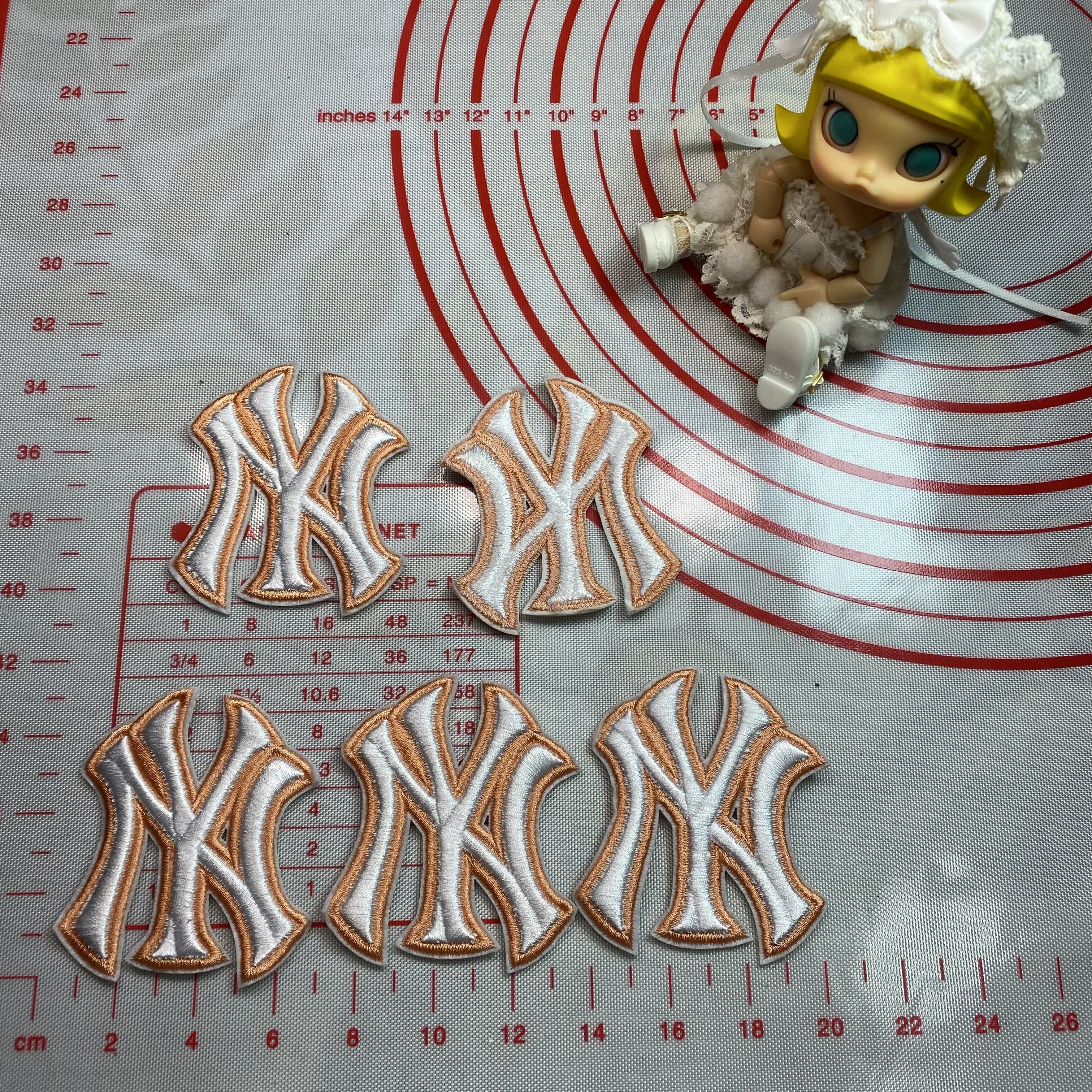 Medium/small (ironing) NY hat letter cloth patch