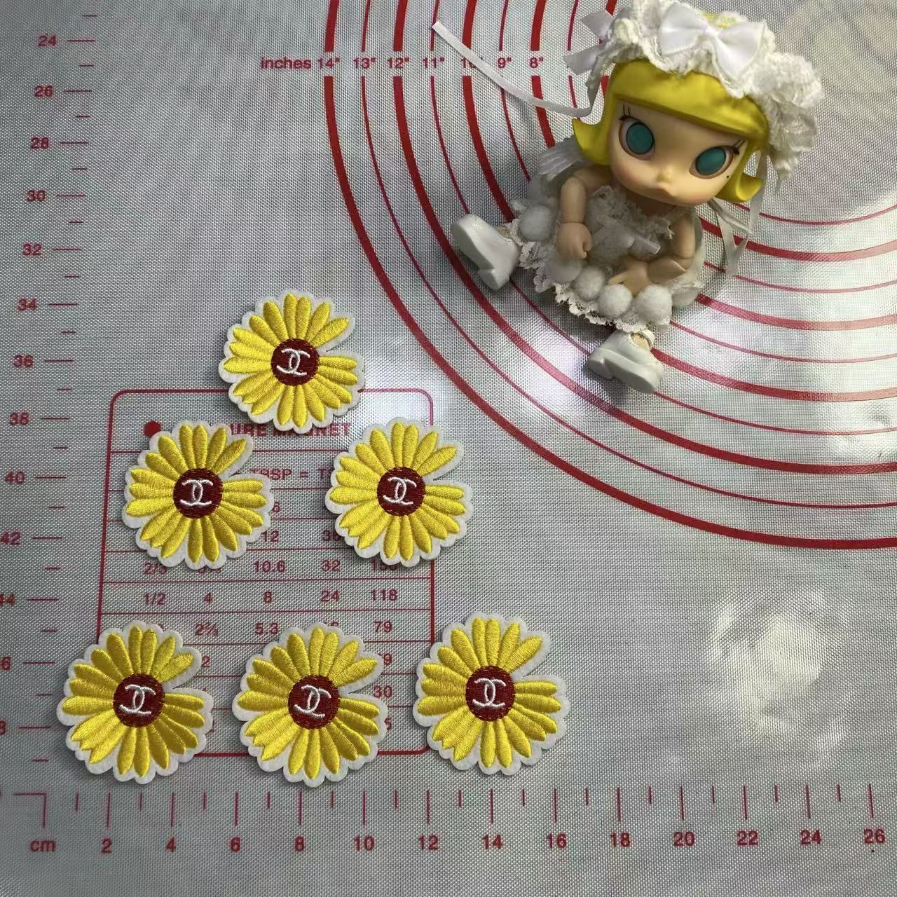 Small (Sewing) CC Sequin flowers Patches 