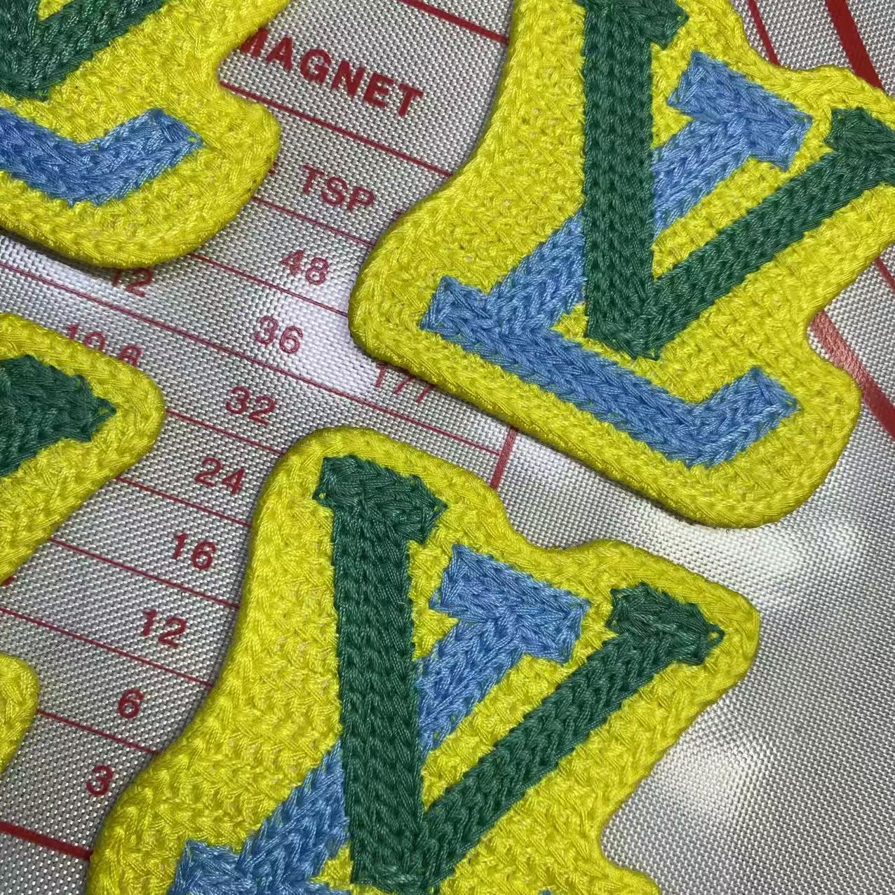 Medium/Small (Sewing) L square&Medal leather Patches