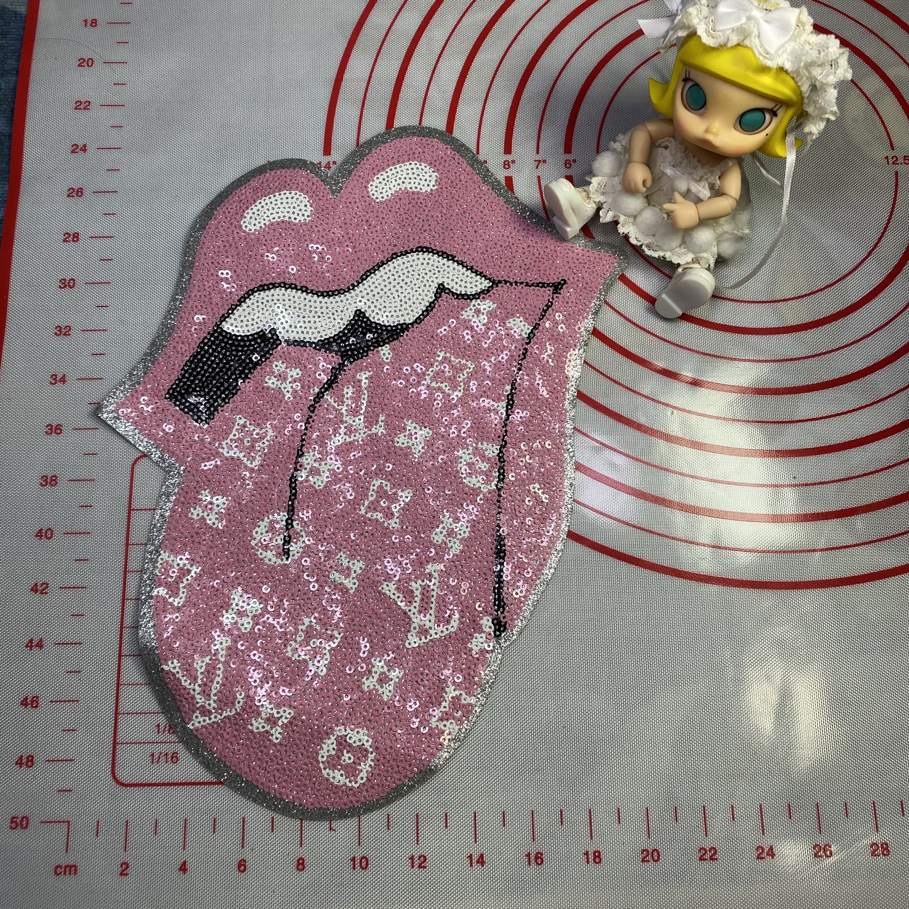  Large (Iron-on) L Happy leaf&tongue Patches    